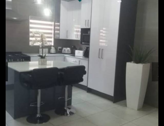 3 BEDROOM GATED ESTATE TO LET IN WILLOWBROOK